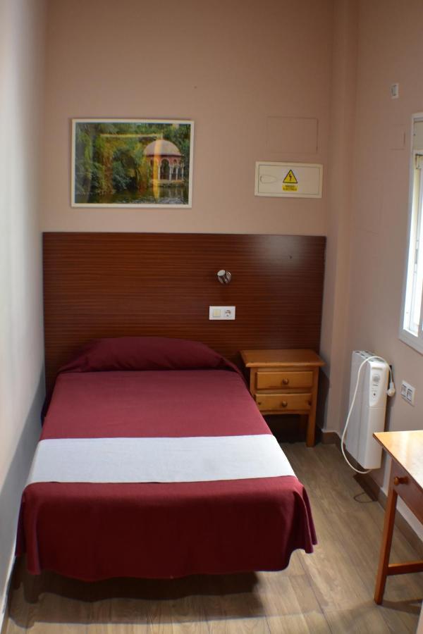 Hostal Alamare Seville Exterior photo
