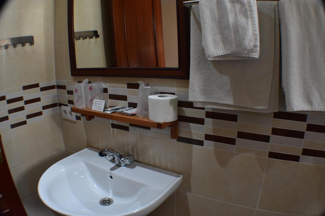 Hostal Alamare Seville Exterior photo