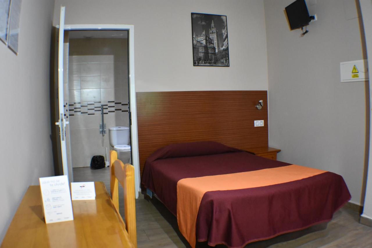 Hostal Alamare Seville Exterior photo