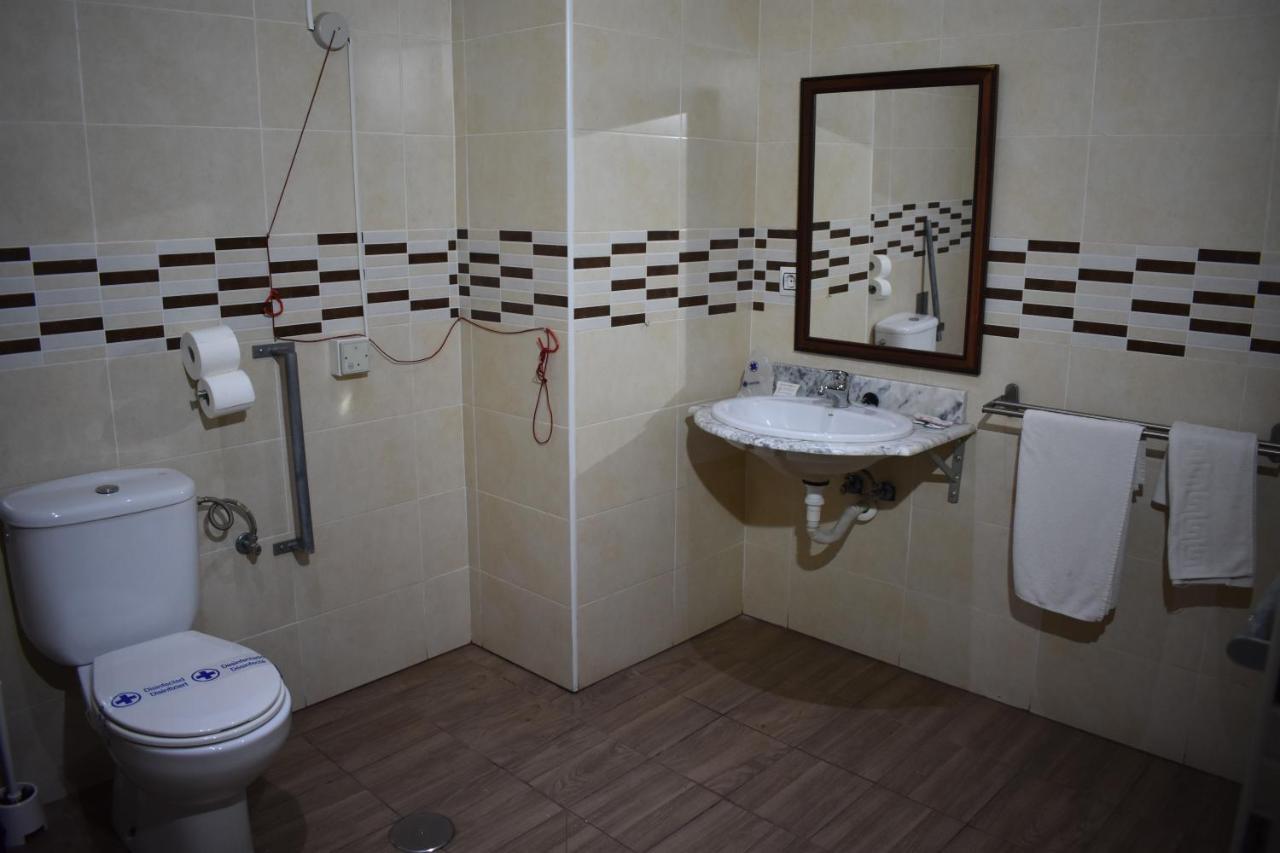 Hostal Alamare Seville Exterior photo