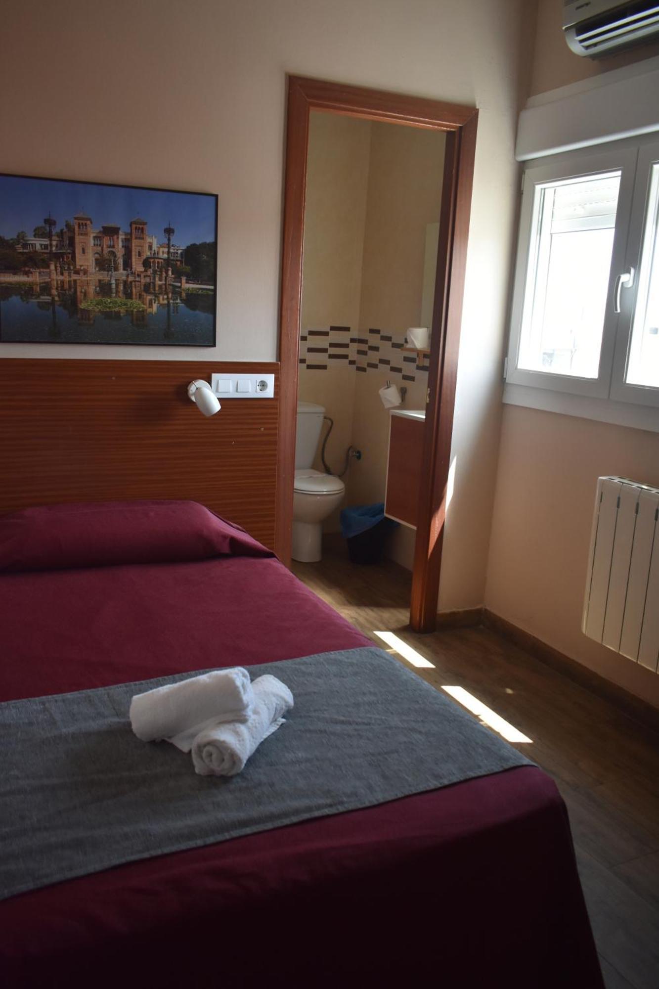 Hostal Alamare Seville Exterior photo