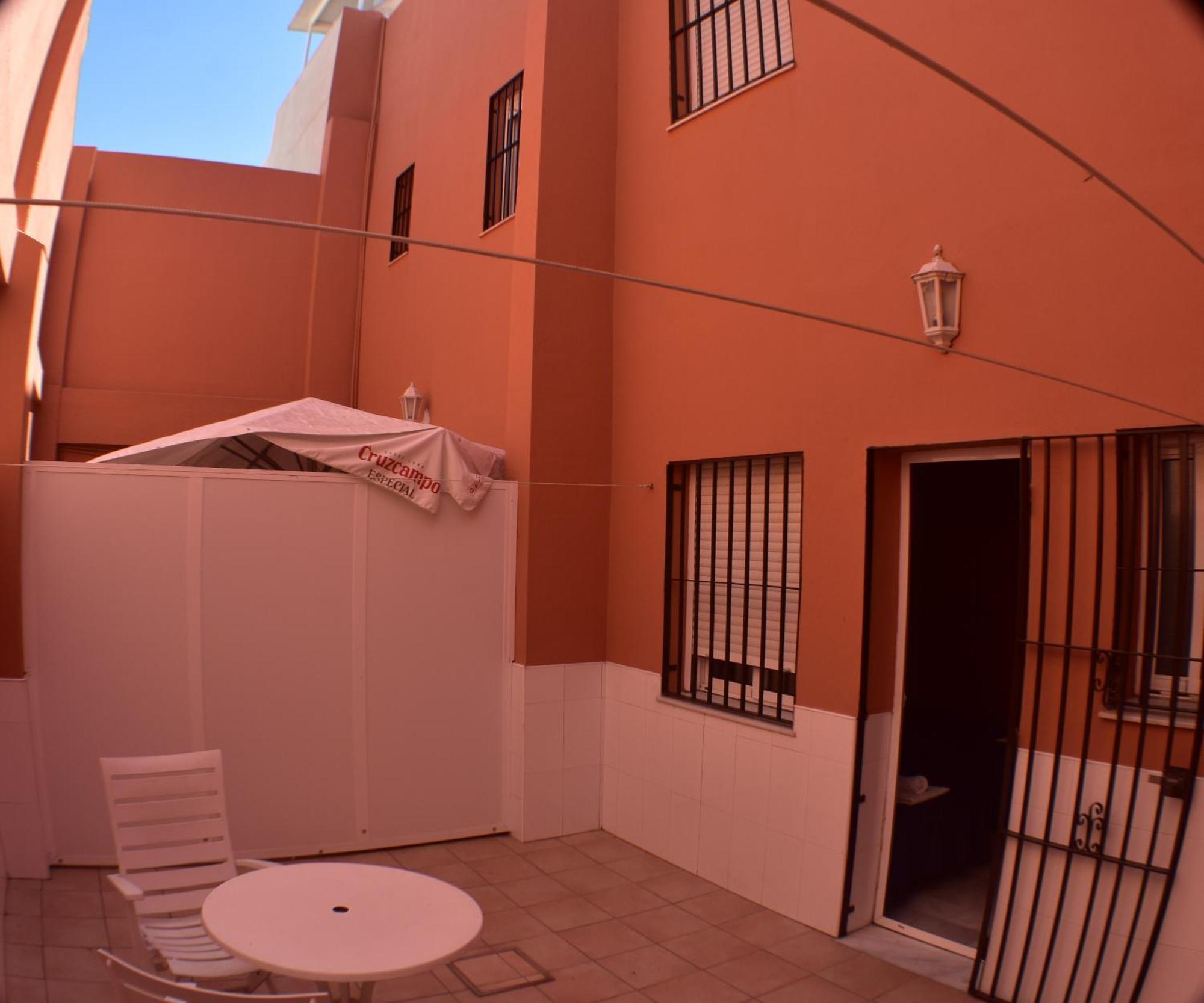 Hostal Alamare Seville Exterior photo
