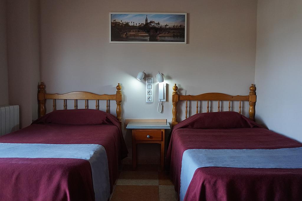 Hostal Alamare Seville Exterior photo