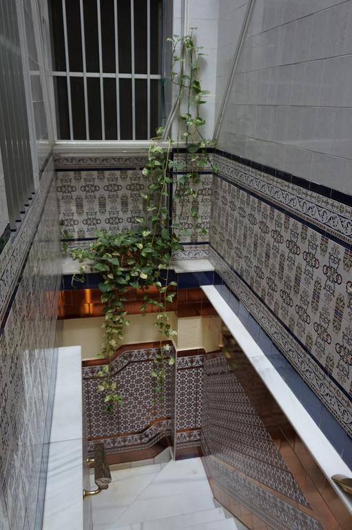Hostal Alamare Seville Exterior photo